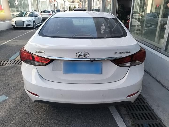 Elantra 2016 1.6L AT Smart photo 3