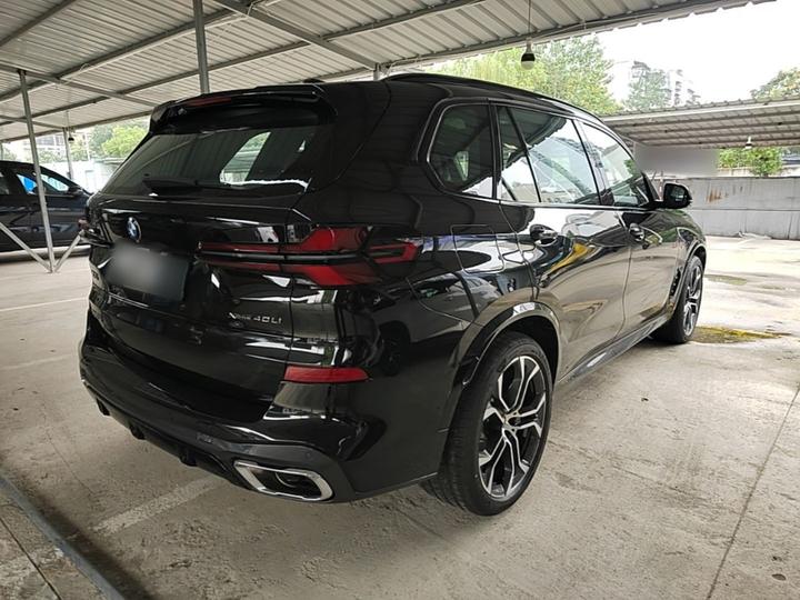 X5 2026 Facelift xDrive 40Li M M Sport Night Package photo 6