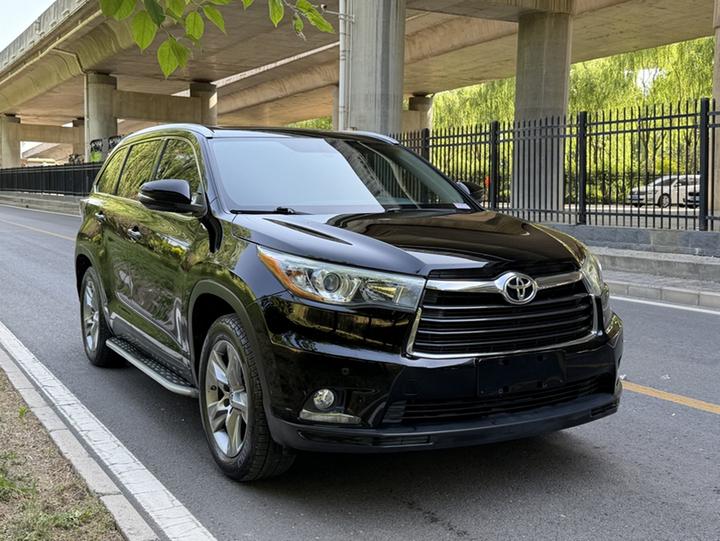Highlander 2015 2.0T AWD Luxury 7-Seater photo 2