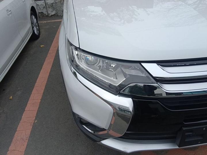 Outlander 2018 2.0L RWD 7-Seater photo 7