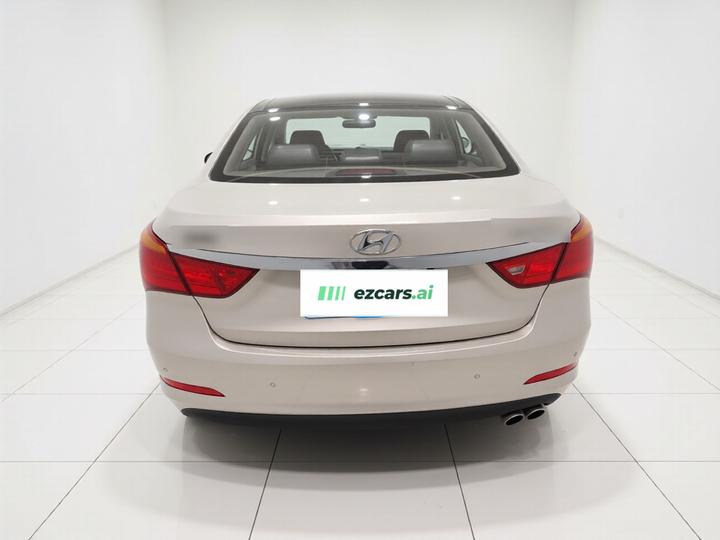 Mistra 2014 1.8L AT Premium DLX photo 3