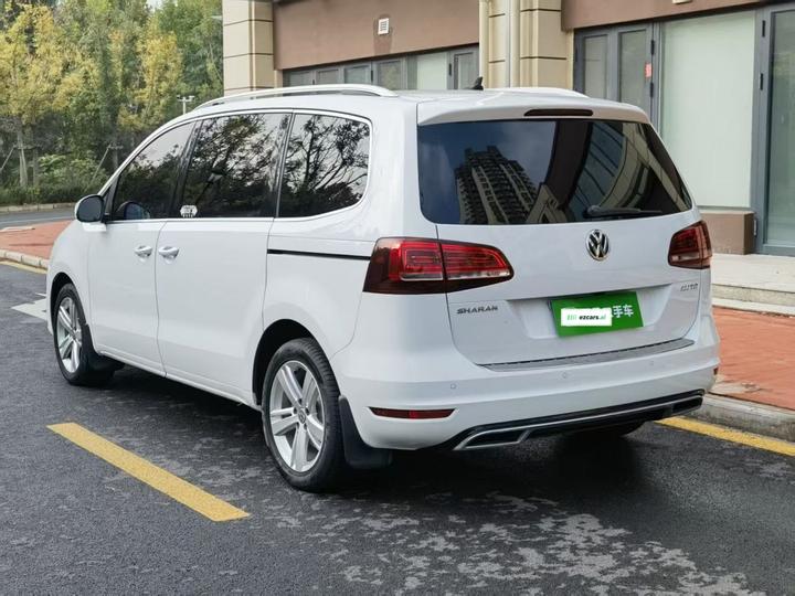 2018 380TSI 7-Seater photo 4