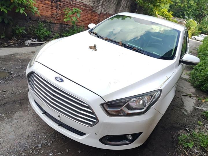 Escort 2017 Facelift 1.5L AT Comfort