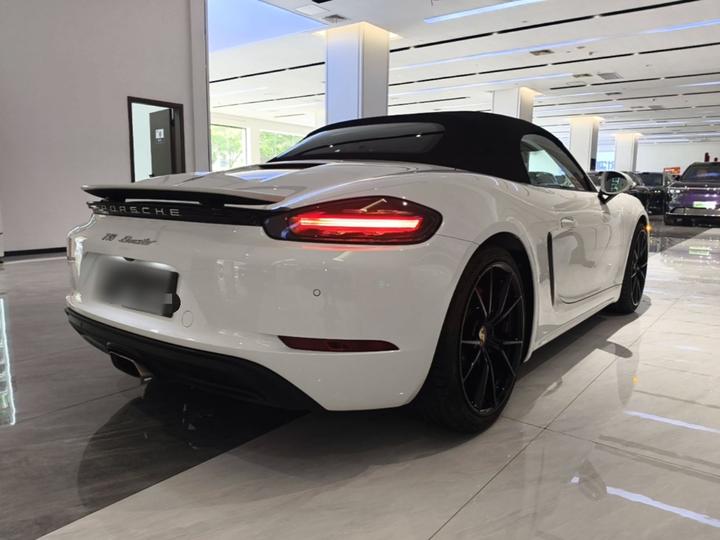 718 2020 Boxster 2.0T photo 4