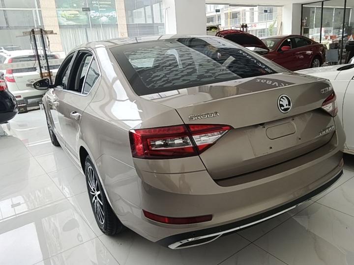 Octavia 2018 TSI230 DSG Luxury photo 4