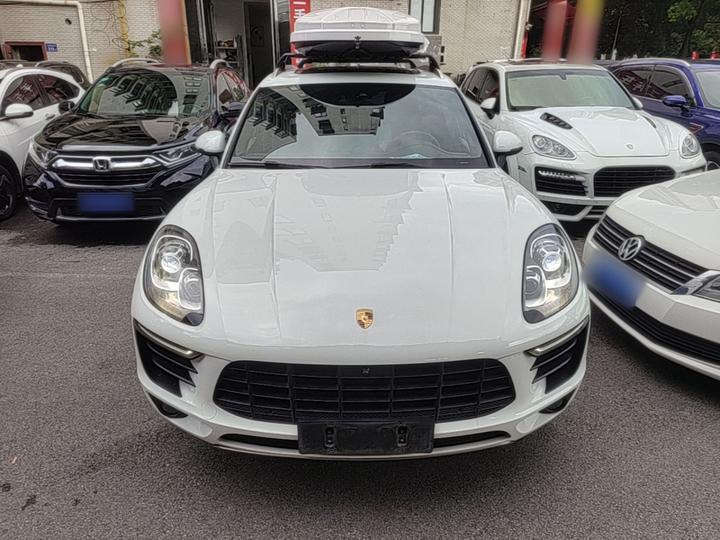 2017 Macan 2.0T photo 2