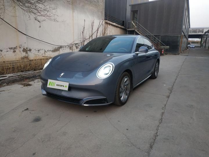 2022 555km Premium