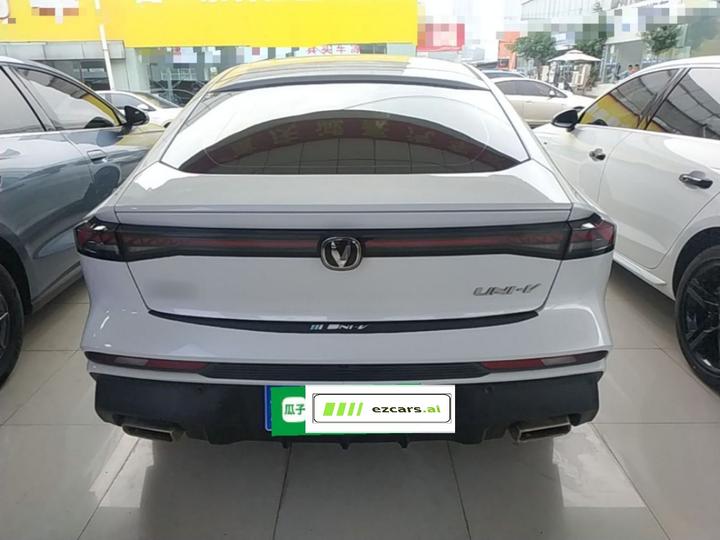 UNI-V 2024 1.5T Premium photo 5