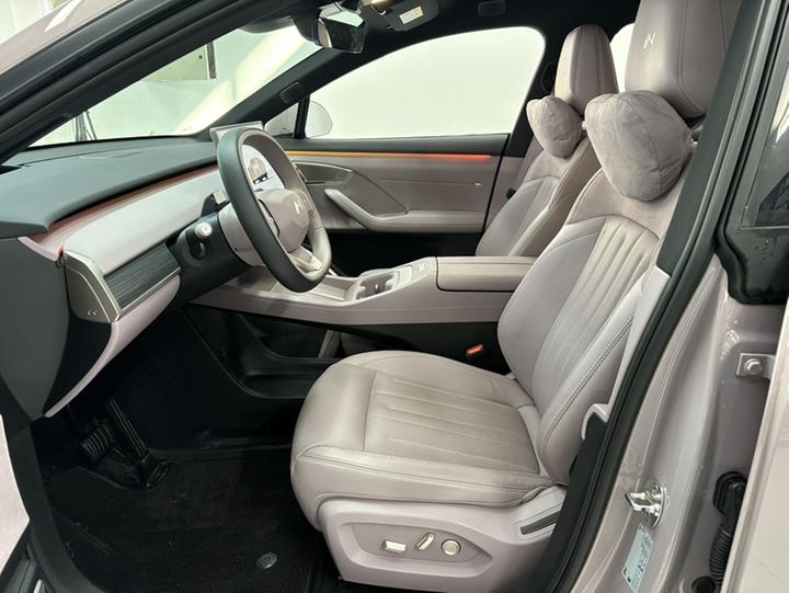L60 2024 60kWh RWD photo 7