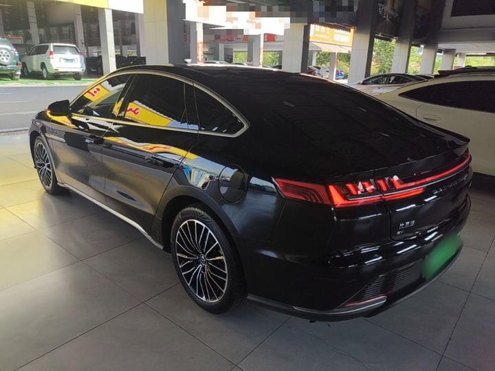 Han 2021 EV Standard Range Luxury photo 4