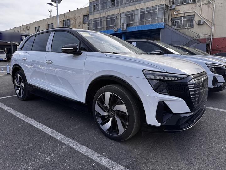 Q5 e-tron 2024 50 e-tron quattro photo 3