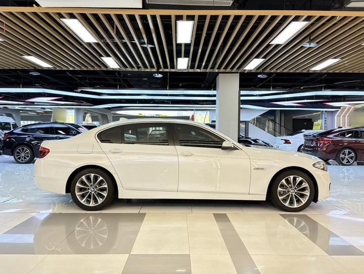 5 Series 2017 528Li Leading photo 5