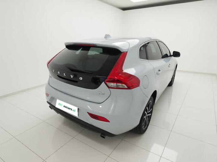 V40 2017 T3 photo 4