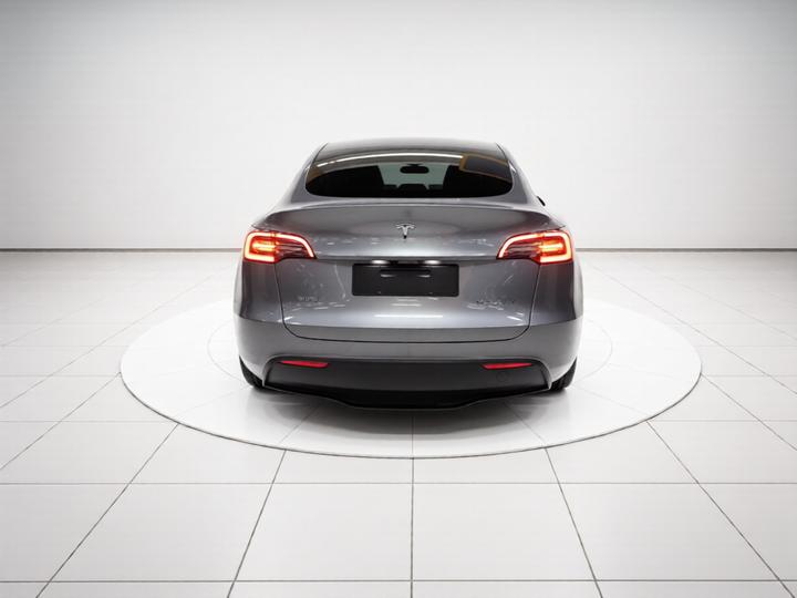 Model Y 2024 RWD photo 3