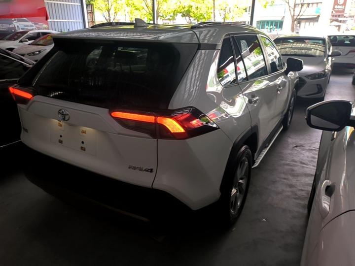 RAV4 2020 2.0L CVT RWD photo 6