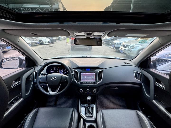 ix25 2015 1.6L AT RWD Smart GLS photo 5