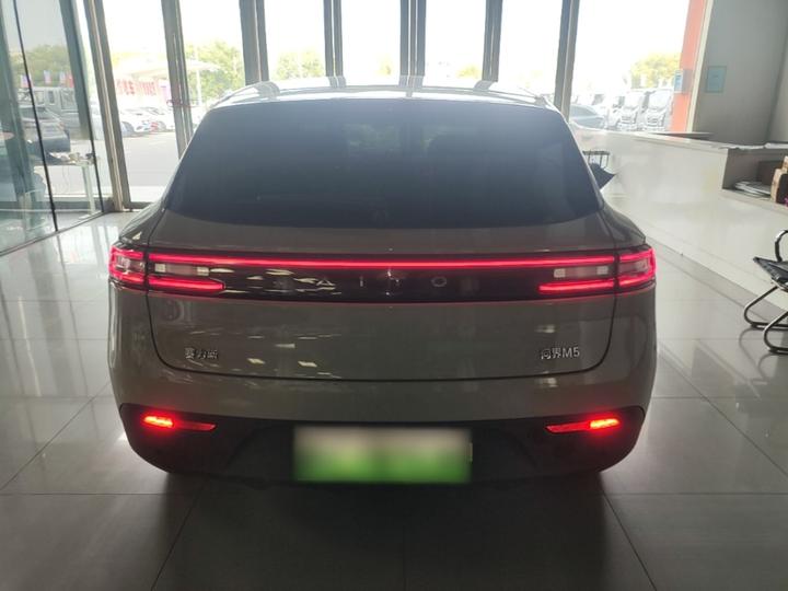 HIMA AITO M5 2022 EREV AWD Performance photo 5