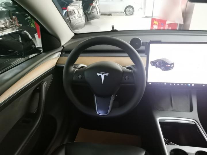 Model Y 2021 Standard Range RWD photo 6