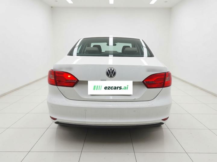 Sagitar 2014 Facelift 1.6L AT Comfort photo 5