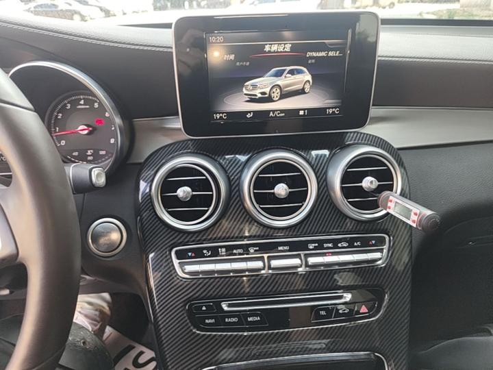 GLC 2018 GLC 200 4MATIC photo 4