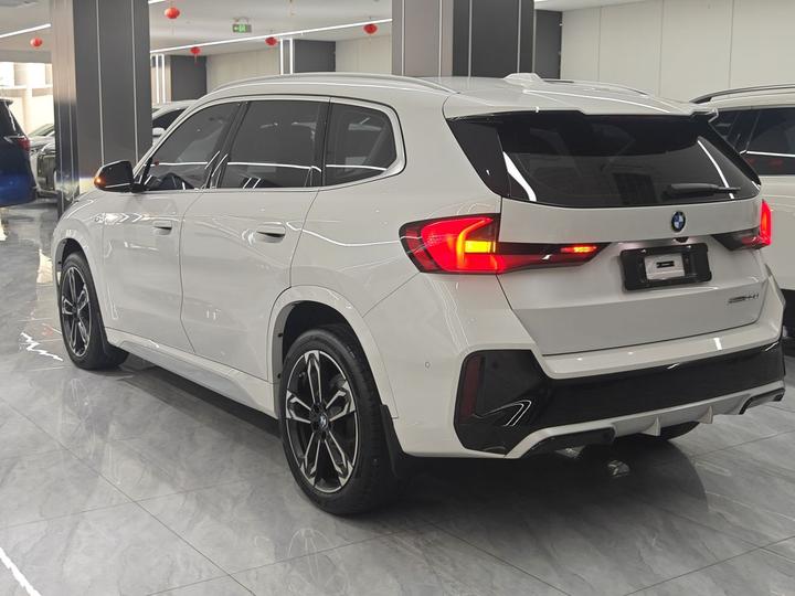 X1 2023 sDrive25Li M Sport Package photo 4