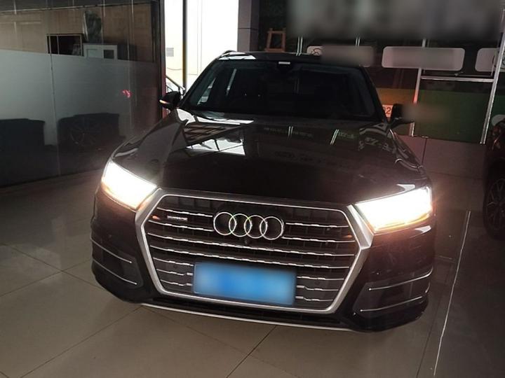 Q7 2018 45 TFSI Tech photo 2