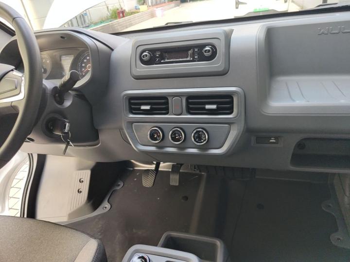 Wuling 2026 440km Bus Comfort 6-Seater photo 8