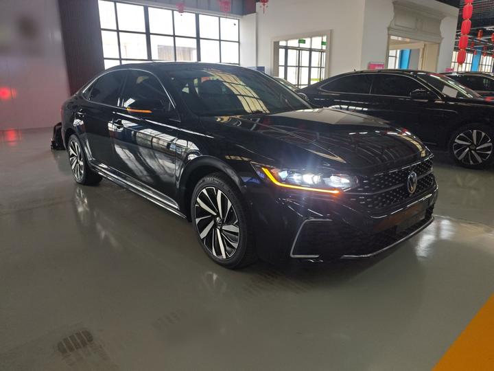 Passat 2022 330TSI Luxury photo 3