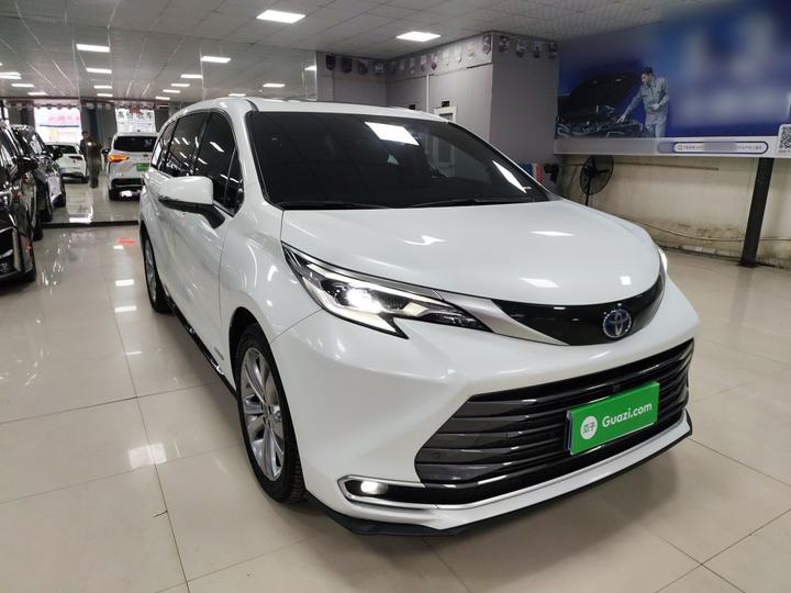 Sienna 2023 2.5L Hybrid Premium photo 3