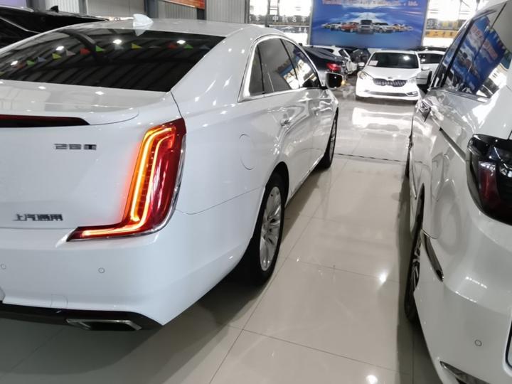 XTS 2018 28T Tech photo 7