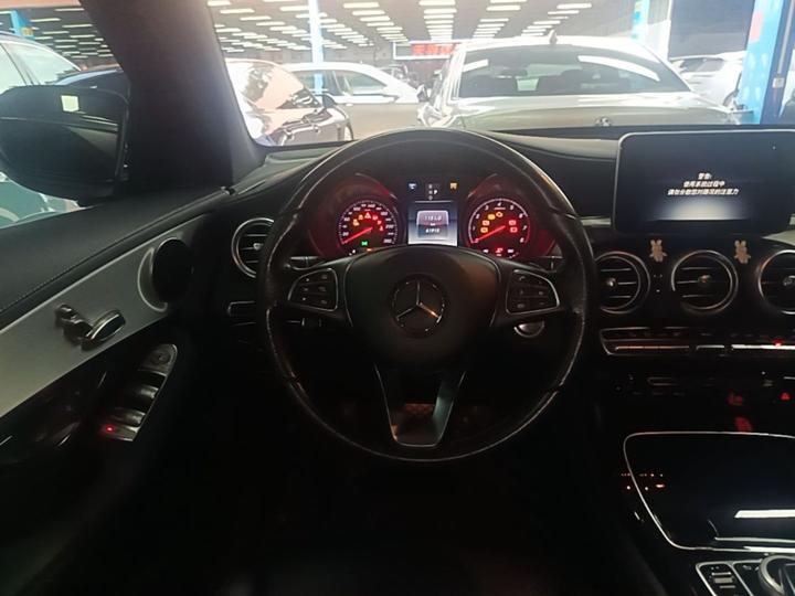 GLC 2017 GLC 200 4MATIC photo 6