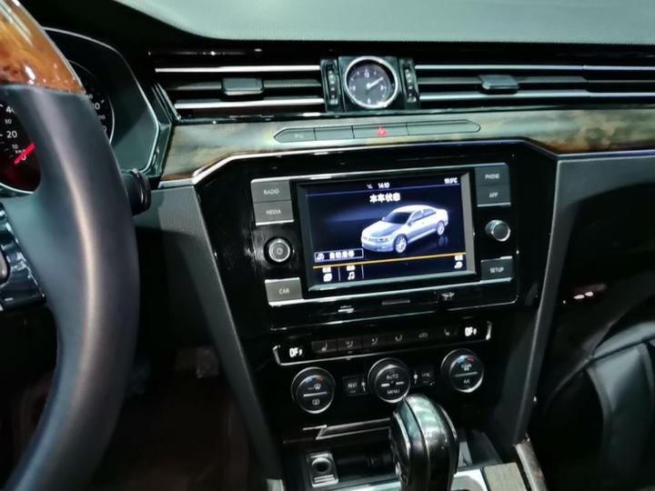 Magotan 2018 Facelift 330TSI DSG Luxury photo 8