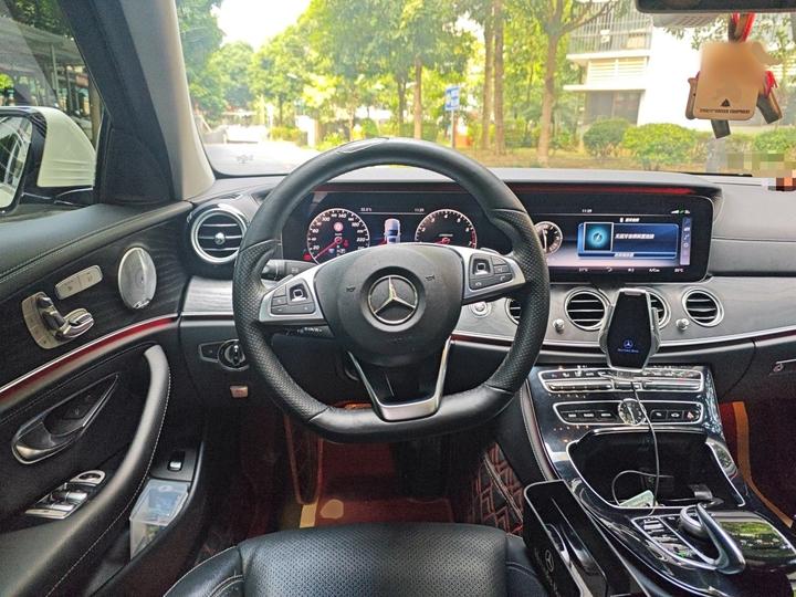 E-Class 2017 E 300 L Sport Luxury photo 8