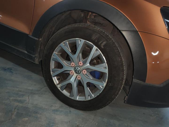 2014 1.6L Cross Polo AT photo 8