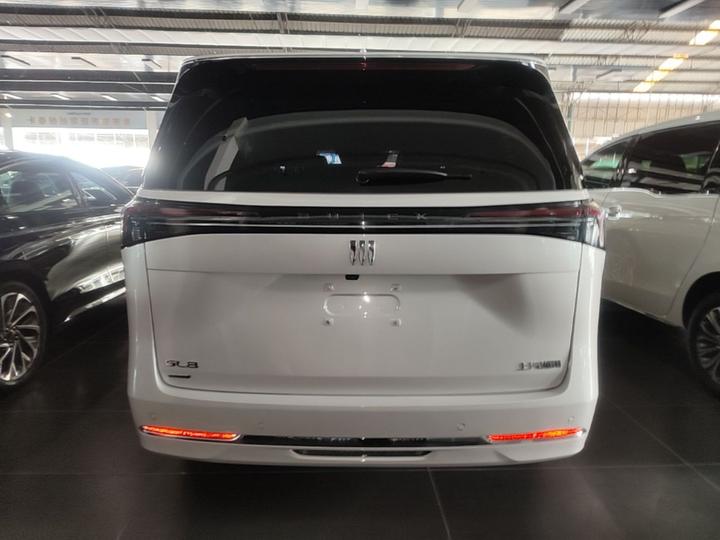 GL8 EV 2025 Exclusive photo 3