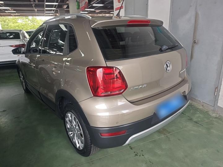 2014 1.6L Cross Polo AT photo 4