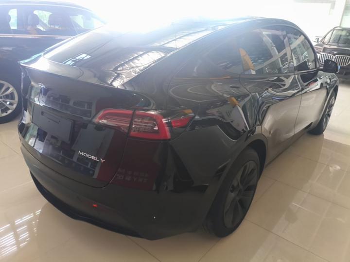 Model Y 2023 RWD photo 4