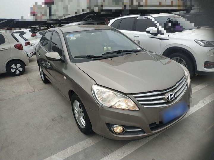 Dynamic 2015 1.6L AT Comfort photo 3