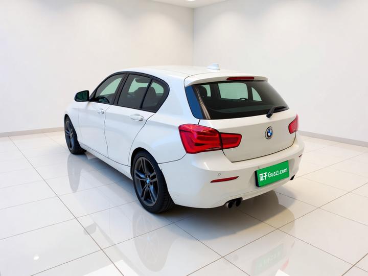 1 Series Imported 2016 120i Leading photo 4