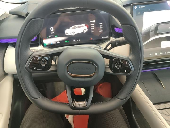 08 EM-P 2026 210 AWD Performance Ultra H7 photo 6