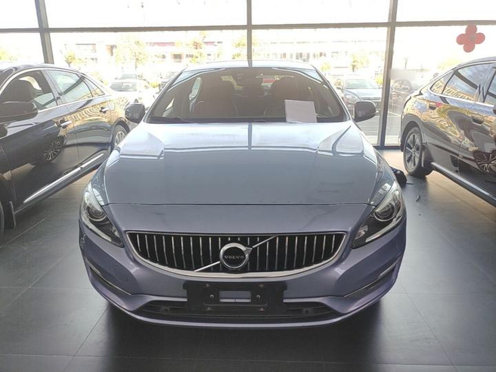 S60 2018 S60L T4 Progressive photo 2