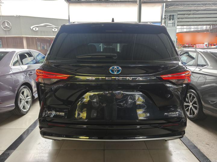 Sienna 2023 2.5L Hybrid Platinum photo 3