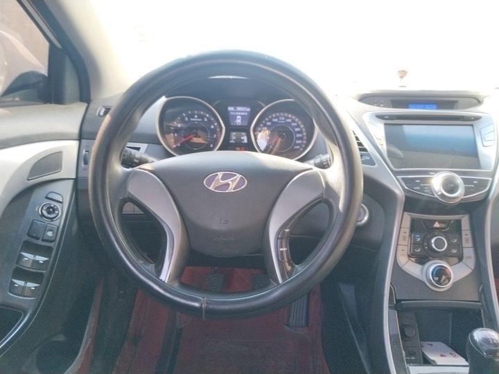 Elantra 2015 1.6L MT Leading photo 3