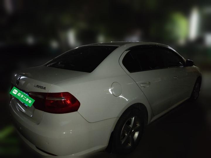 Lavida 2013 Facelift Classic 1.6L AT photo 6