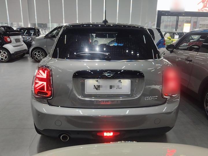 2021 1.5T COOPER 5-Door photo 3