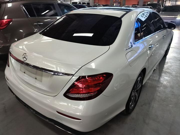 E-Class 2019 Facelift E 300 L Sport Luxury photo 4