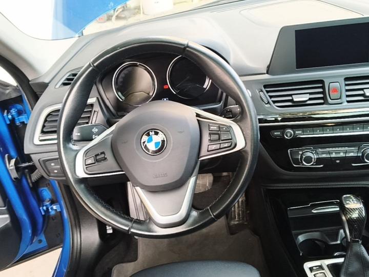 1 Series 2018 118i Sport photo 6