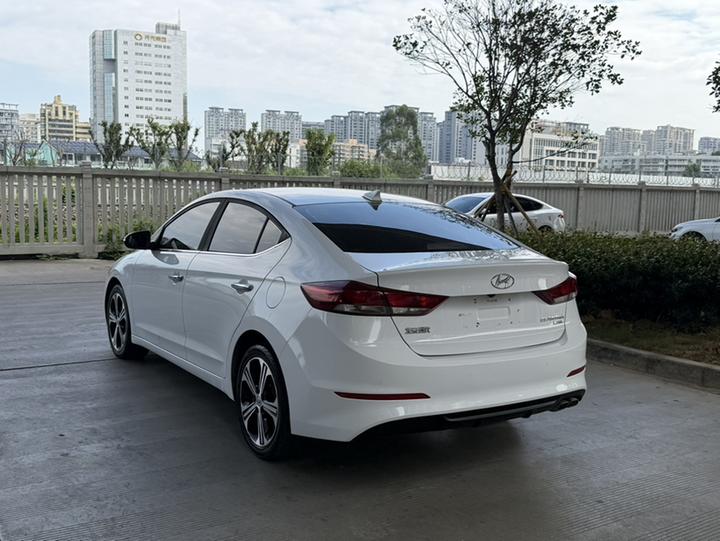 Elantra 2018 1.4T DCT photo 4