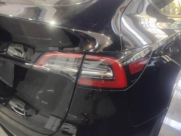 Model Y 2023 RWD photo 7
