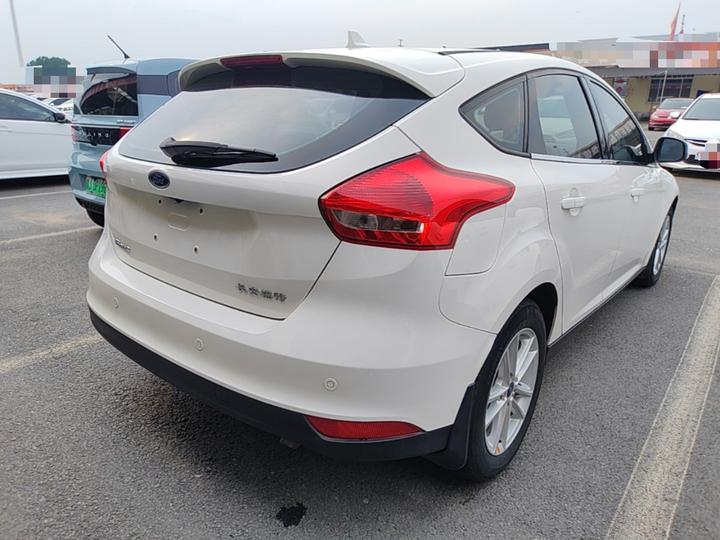 Focus 2018 Hatchback Classic 1.6L AT Fashion photo 4